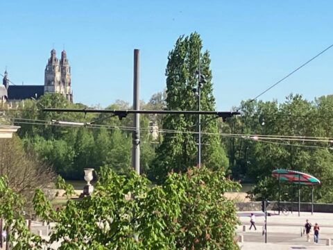 Tours — Studio de 38 m² Tranchée Tram