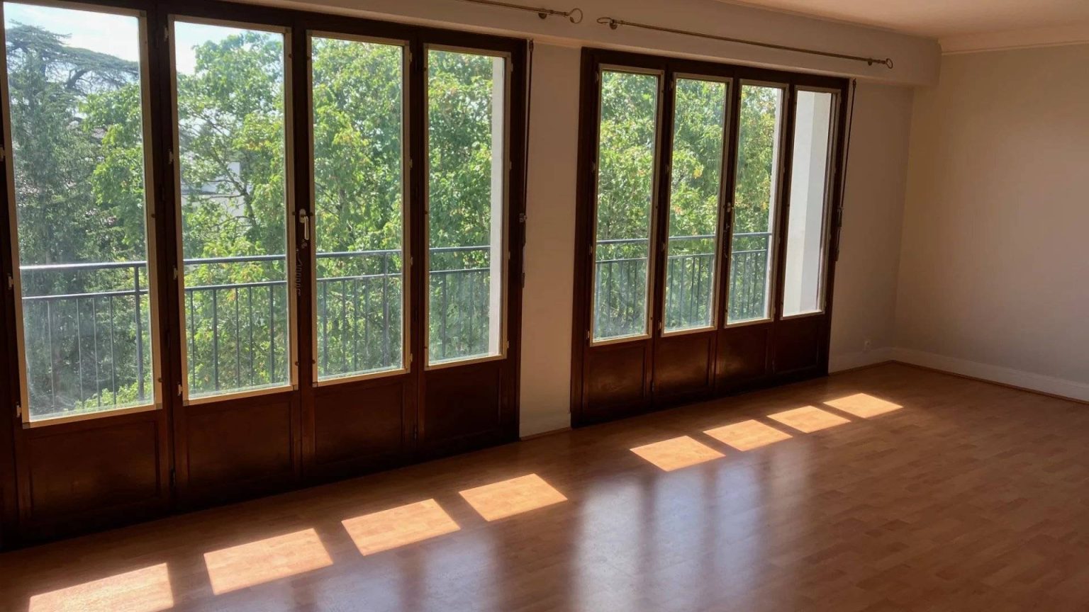 Appartement T4 de 95 m² Balcon Parking Cave