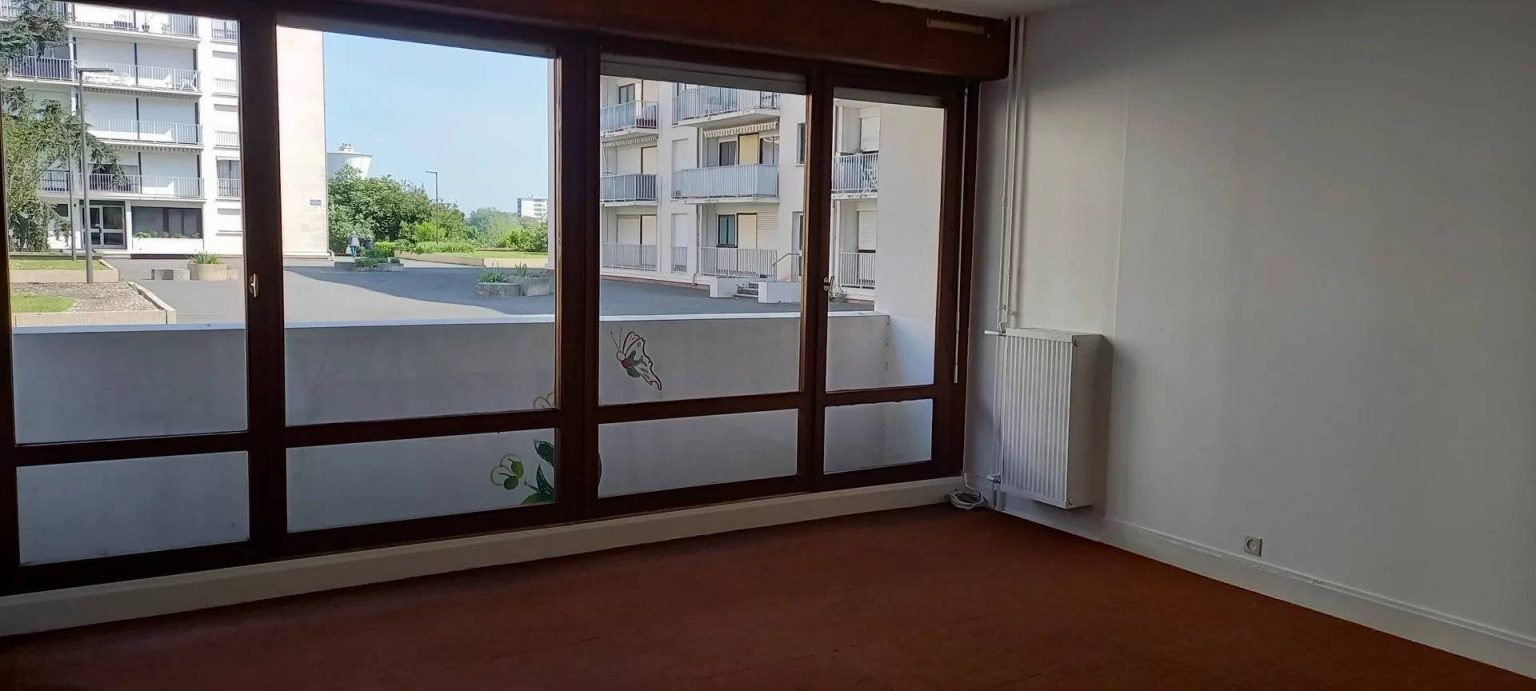 Appartement T4 de 89 m² Balcon Cave Parking