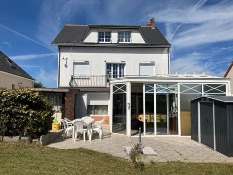 La Ville-aux-Dames — Maison 11 pièces 234 m² Terrain 770 m²
