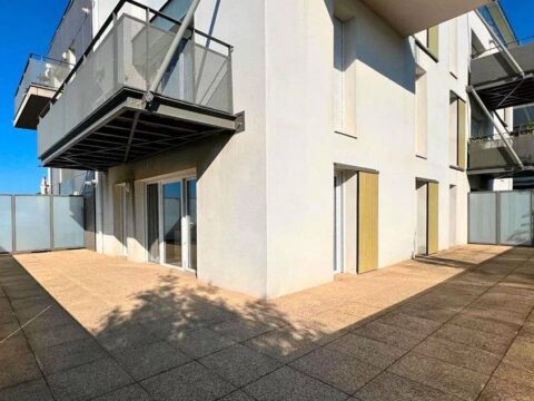 Montlouis-sur-Loire — Appartement RDC 3P de 60 m² 2017 Terrasse Parking