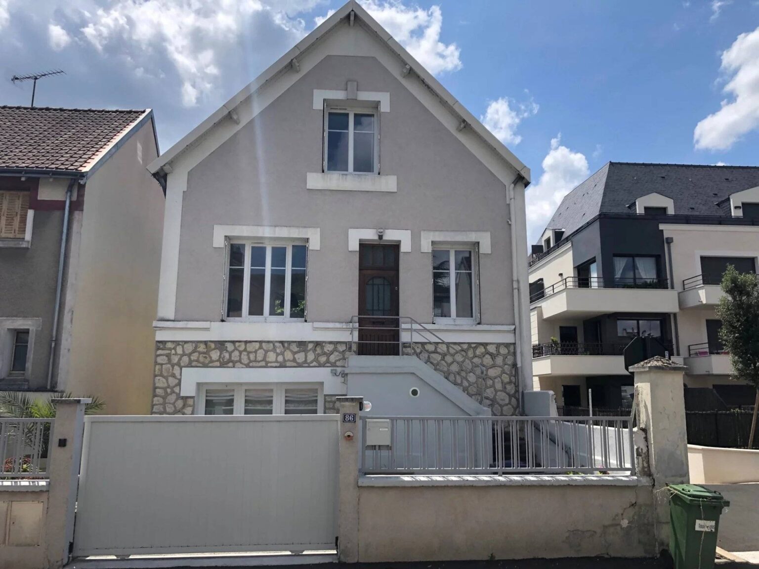 Maison 1930 Rénovée 133m² Terrain 259m² Parking