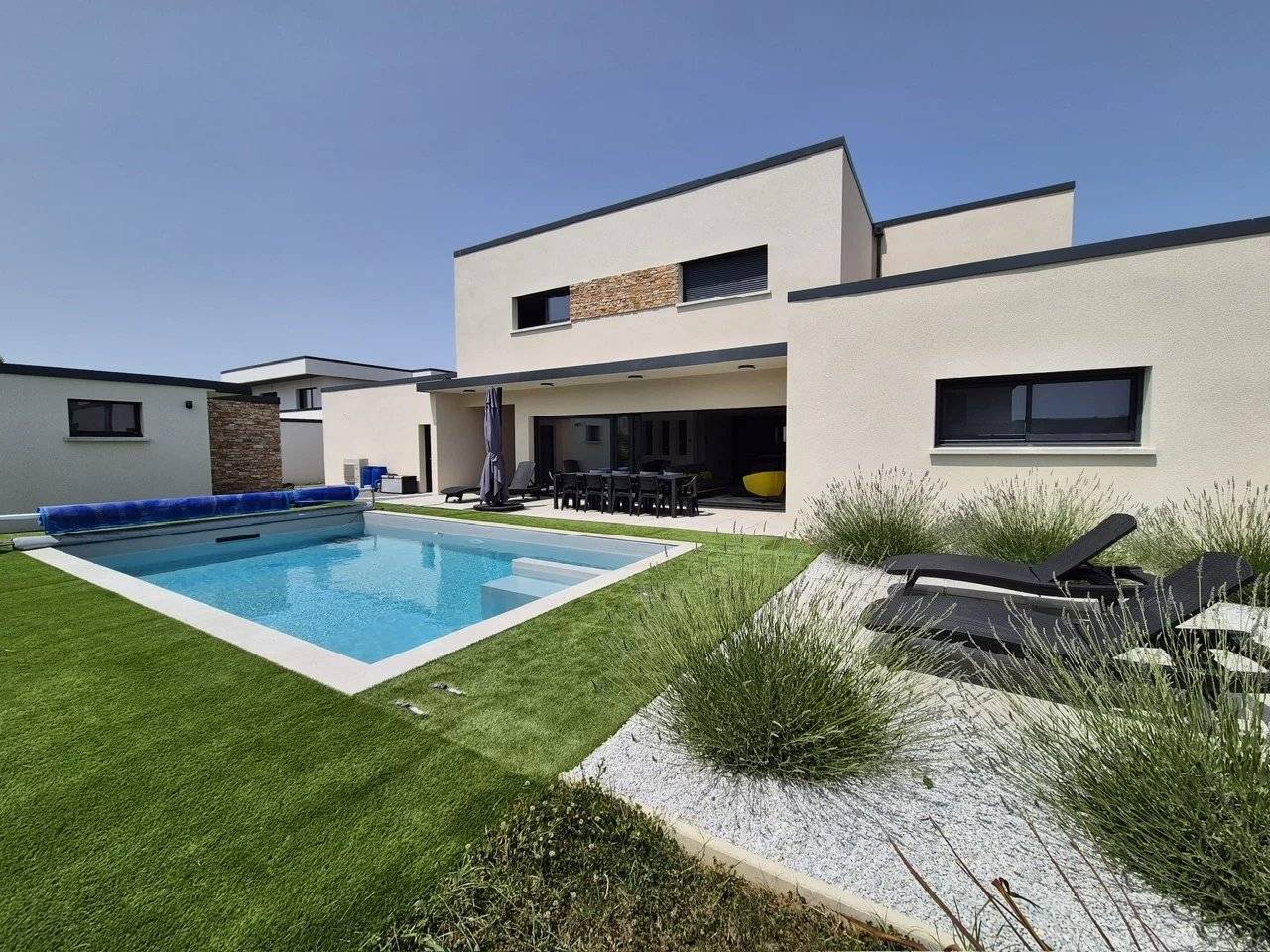 Maison 237m² 6P Terrain 1000m² Piscine 2023