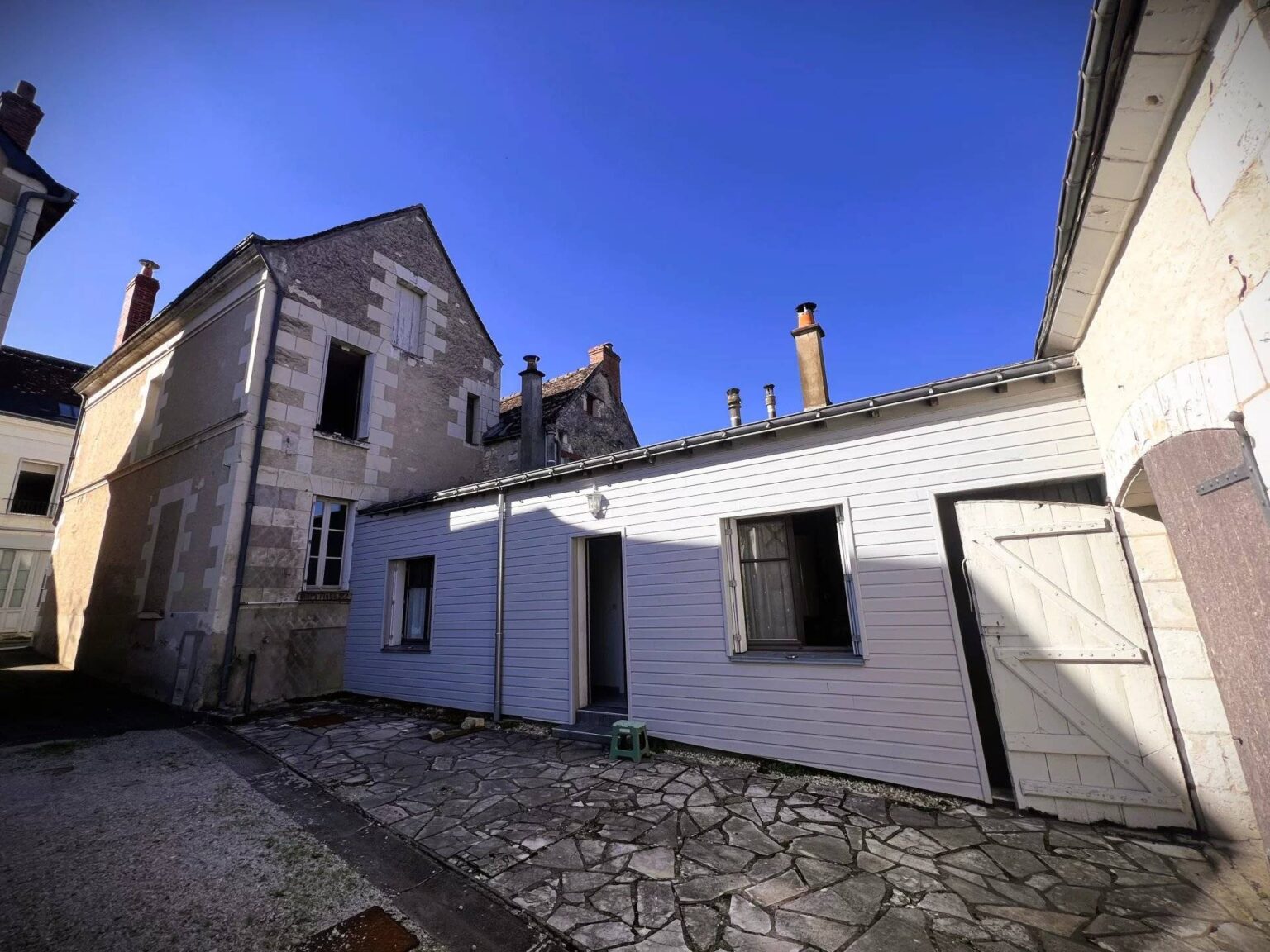 MAISON A RENOVER AU BORD DE L’INDRE